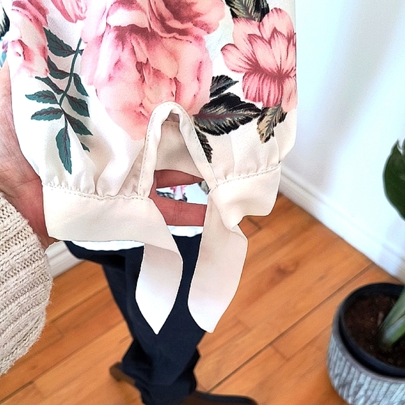 Forever 21 Floral Off-Shoulder Top - Pink and Cream. Size Medium. Good Condition - Picture 3 of 5